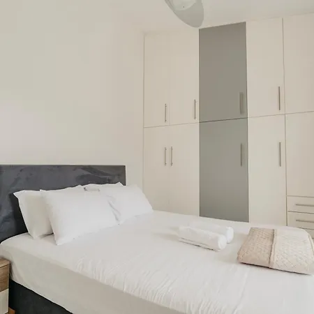 Areti White - 1 Loutraki (Corinthia)