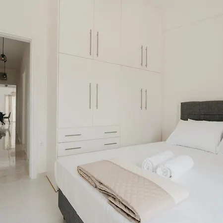 Areti White Loutráki