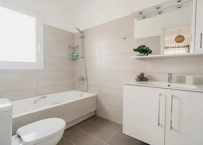 Areti White Loutráki