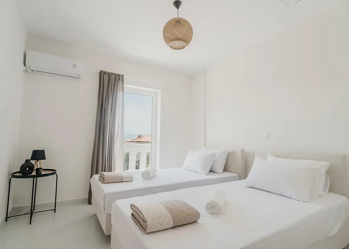 ヴィラ Areti White