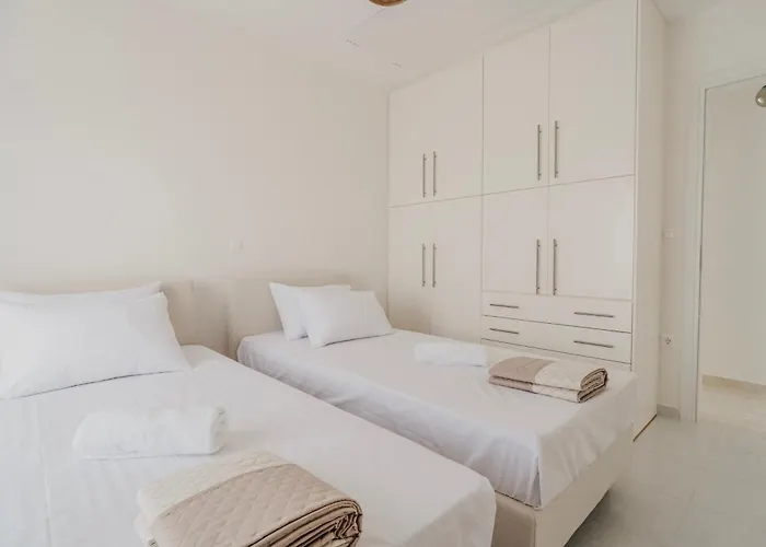 Areti White Loutráki